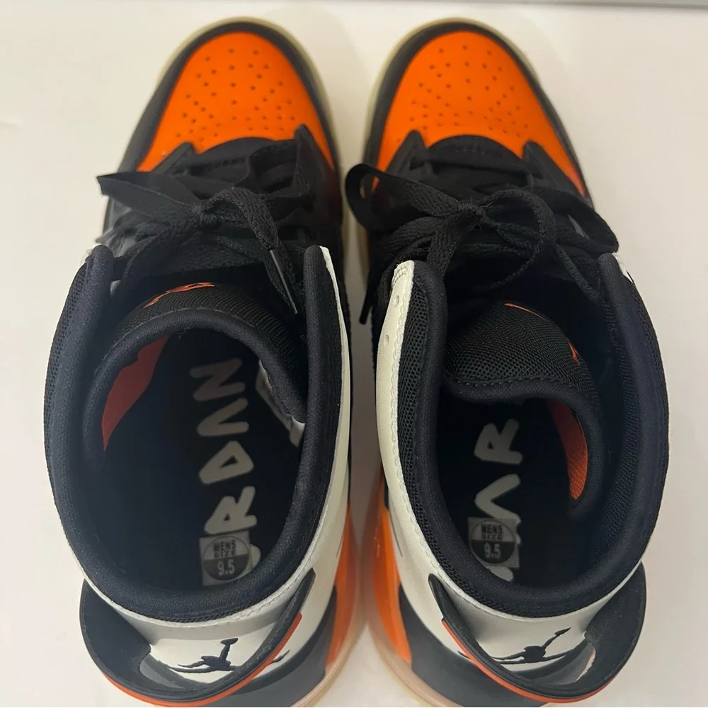 Jordan Mars 270 Black and Orange CD7070 008 Size 9.5